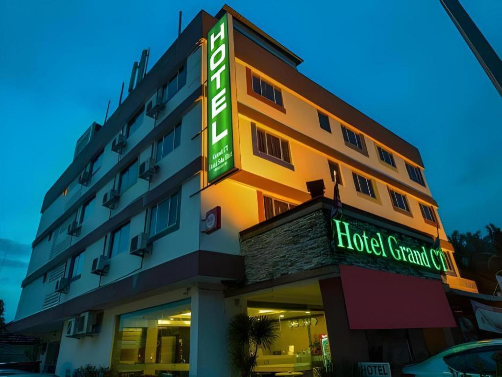 Grand Ct Hotel Malacca Extérieur photo